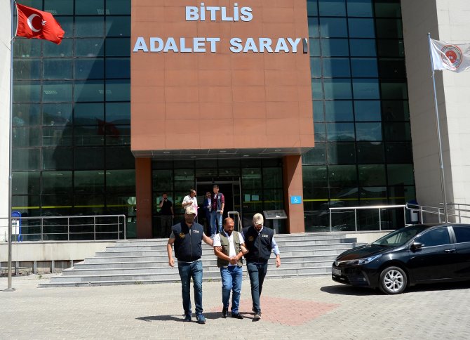 Bitlis'te şehitlere sosyal medyadan hakarete tutuklama