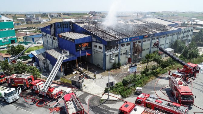 GÜNCELLEME 3 - Hadımköy'de fabrika yangını