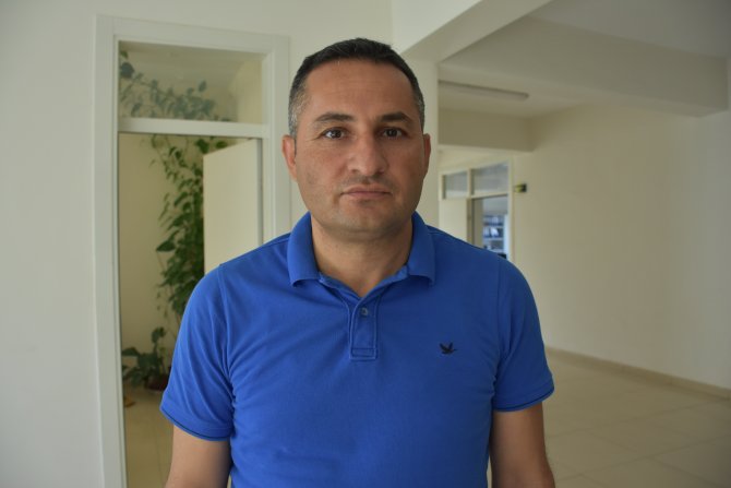 Cizreli çocukla yüzme öğreniyor