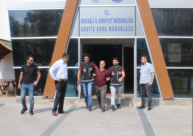 GÜNCELLEME 2 - Kocaeli'de toprağa gömülü ceset bulunması