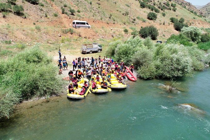 Terörden arındırılan bölgede rafting heyecanı
