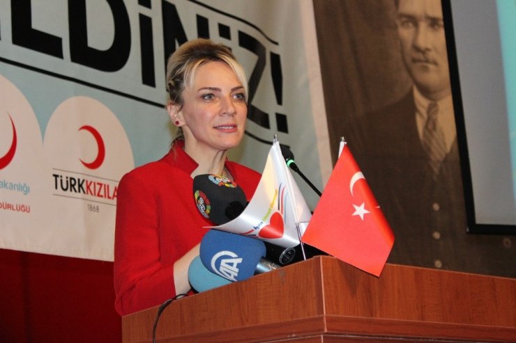 İzmir İl Sağlık Müdürü Salnur: "600 kişi etkilendi"