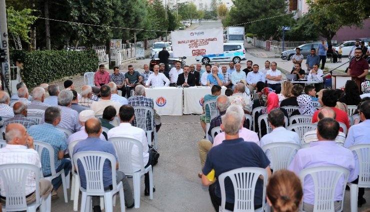 Başkan Ercan, mahallelinin sorunlarını dinledi