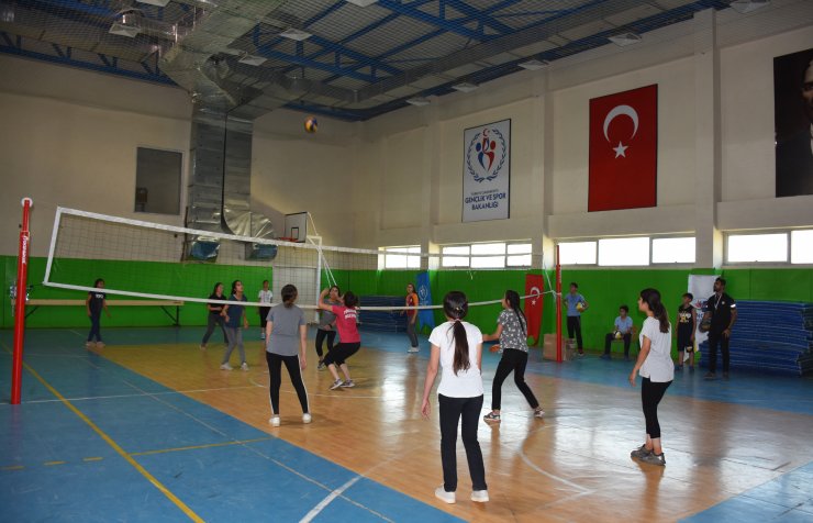 Sporculuğa ilk adımı yaz spor okullarında atıyorlar