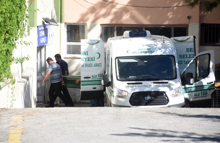 Adıyaman'da aynı aileden 5 kişinin silahla öldürülmesi