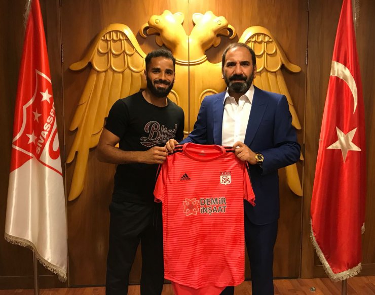 Sivasspor, Douglas ile sözleşme imzaladı