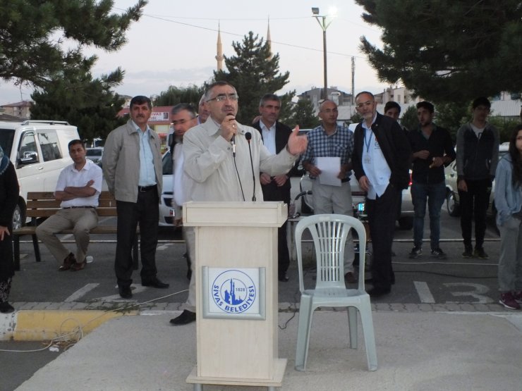 Sivas'ta hacı adayları kutsal topraklara uğurlandı