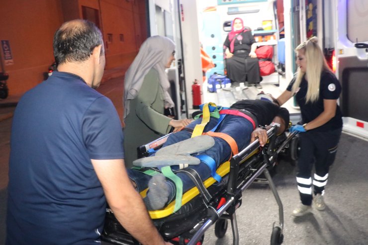 Erzincan'da minibüs şarampole devrildi: 10 yaralı