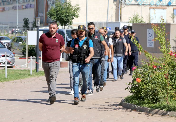 Sivas'ta uyuşturucu operasyonu: 10 gözaltı