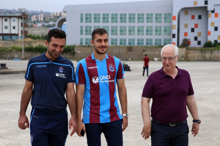Trabzonspor, İranlı futbolcu Hosseini'yi renklerine bağladı