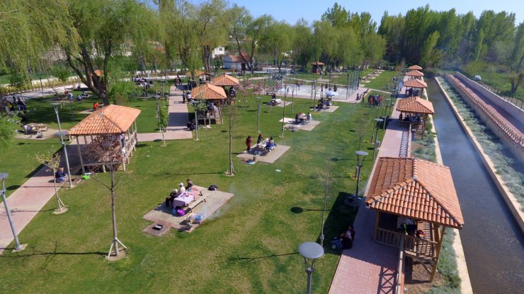 Kırşehir Belediyesi'nin prestij projeleri büyük ilgi görüyor