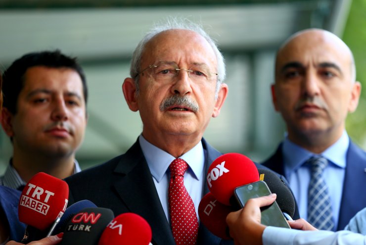 Kılıçdaroğlu, Enis Berberoğlu'nun eşini ziyaret etti