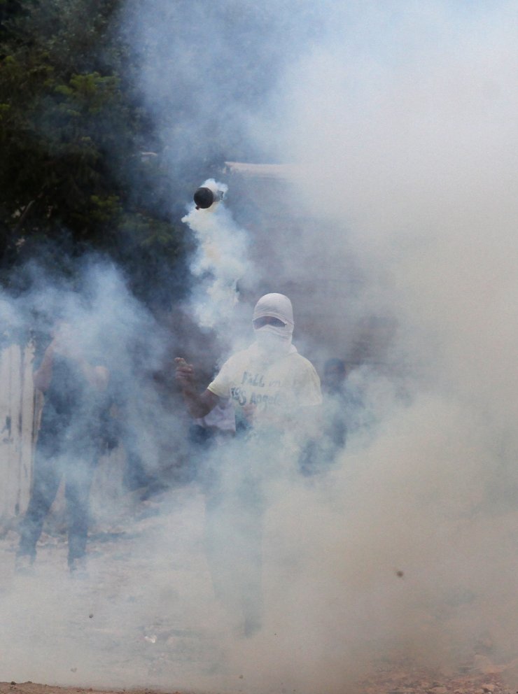 İsrail askerlerinden Batı Şeria'daki gösterilere müdahale