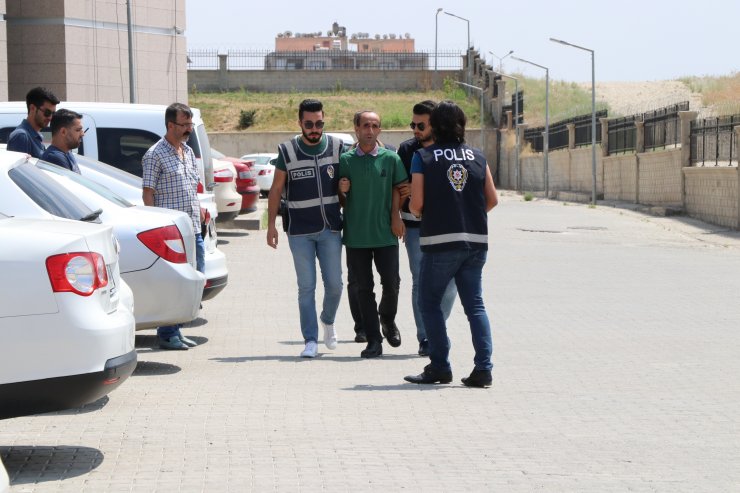 Yolda yürüyen kadına tekme atan motosiklet sürücüsü yakalandı