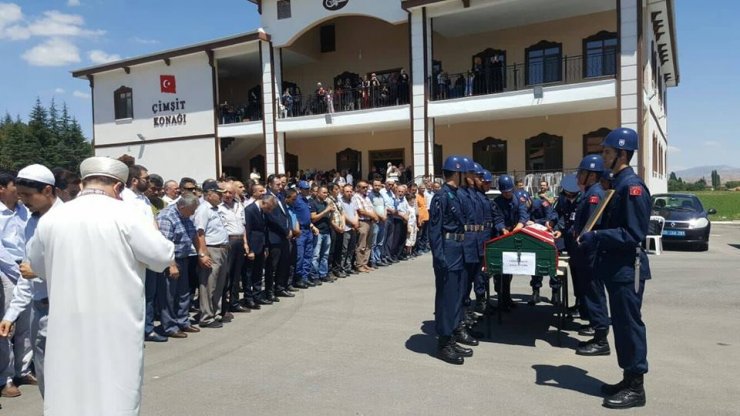 Kıbrıs gazisi son yolculuğuna uğurlandı