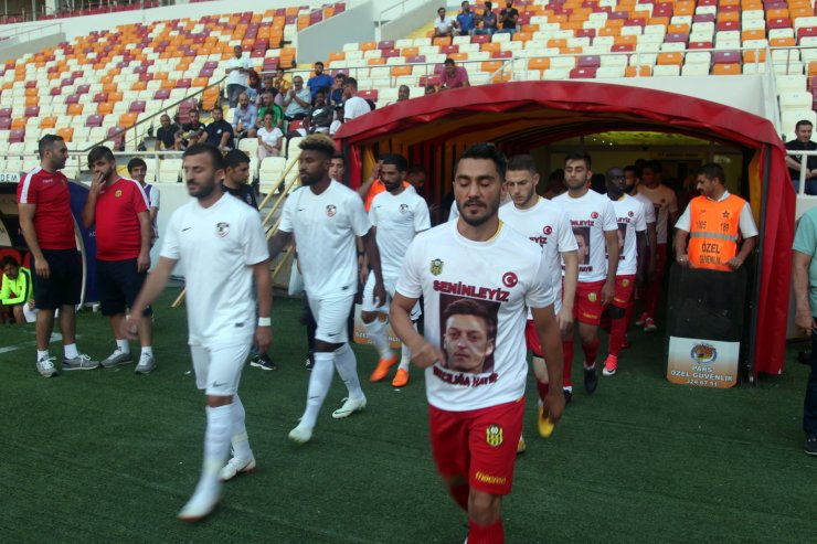 Yeni Malatyasporlu futbolculardan Mesut Özil'e destek