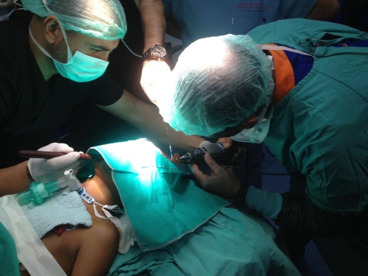 Başına demir saplanan çocuğun sağlık durumu