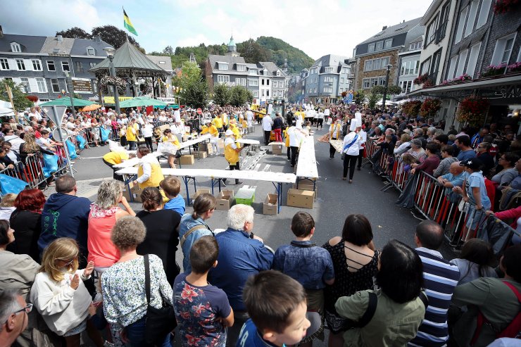 Belçika'da 10 bin yumurtalı dev omlet