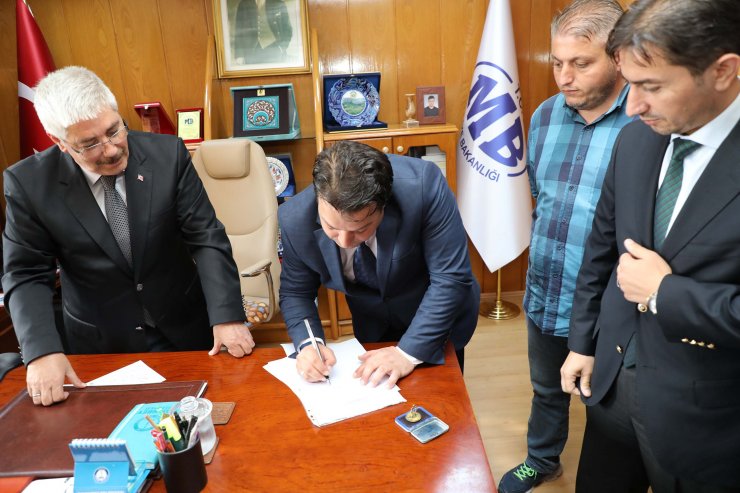 Muhtarlardan Türk lirasına destek