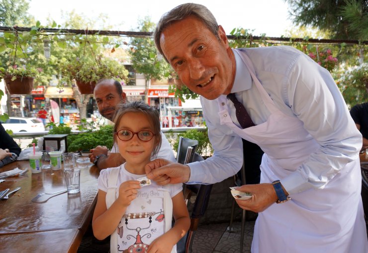 Tava ciğer yiyene "pul" hediye ediyorlar