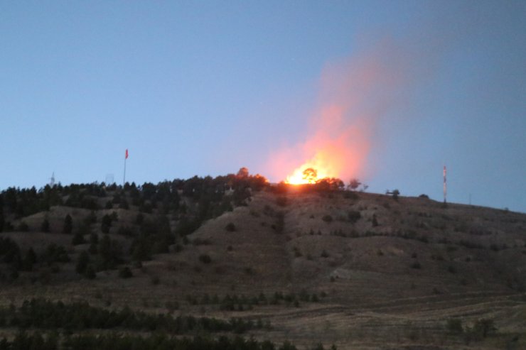 Erzincan'da askeri gazinonun ek hizmet binasında yangın
