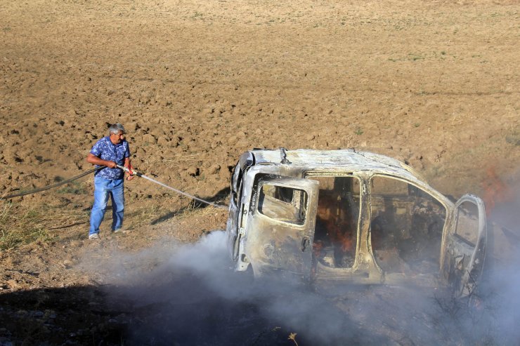 Sivas'ta hafif ticari araç devrildi: 1 ölü, 3 yaralı