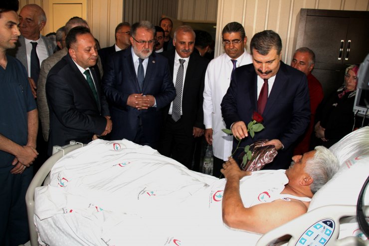 Sağlık Bakanı Koca, Van'da