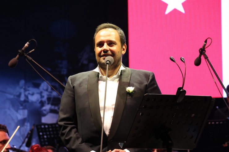 Çeşme'de "Sanat Güneşi" gecesi