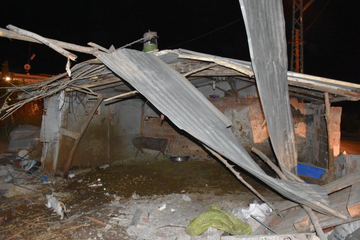 Malatya'da kontrolden çıkan kepçe evin bahçesine girdi: 1 ölü, 3 yaralı