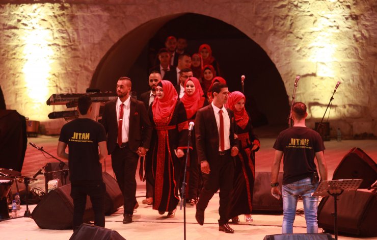 Filistin'de 80 çifte toplu düğün