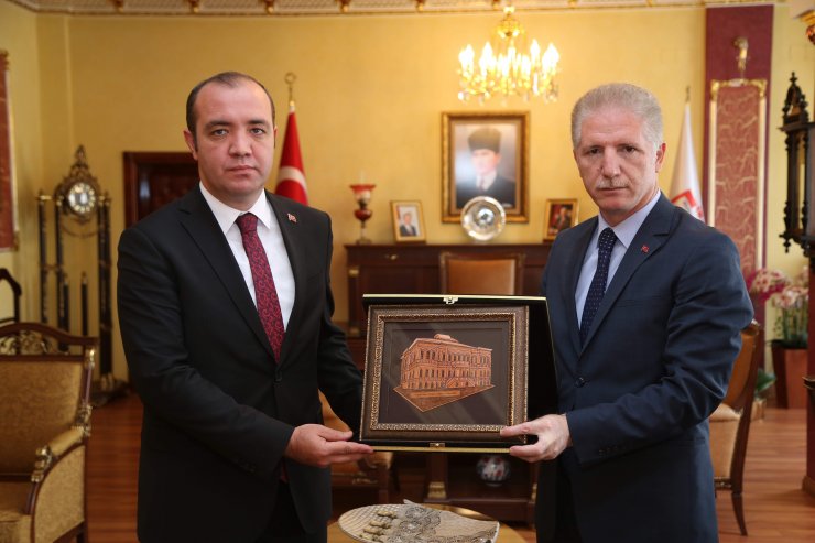 Vali Gül kaymakamlar ile bir araya geldi