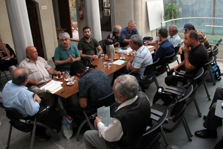 “Yerli ve milli yazarlarla eserlerine sahip çıkmalıyız"