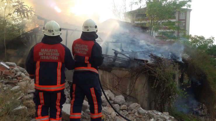 Malatya'da ev yangını