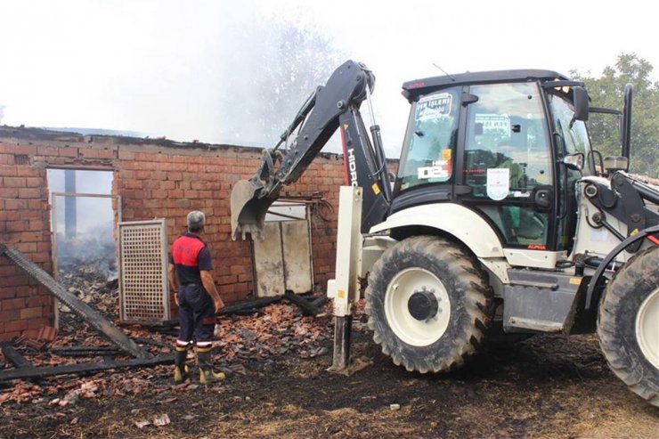 Gelibolu'da çiftlik yangını