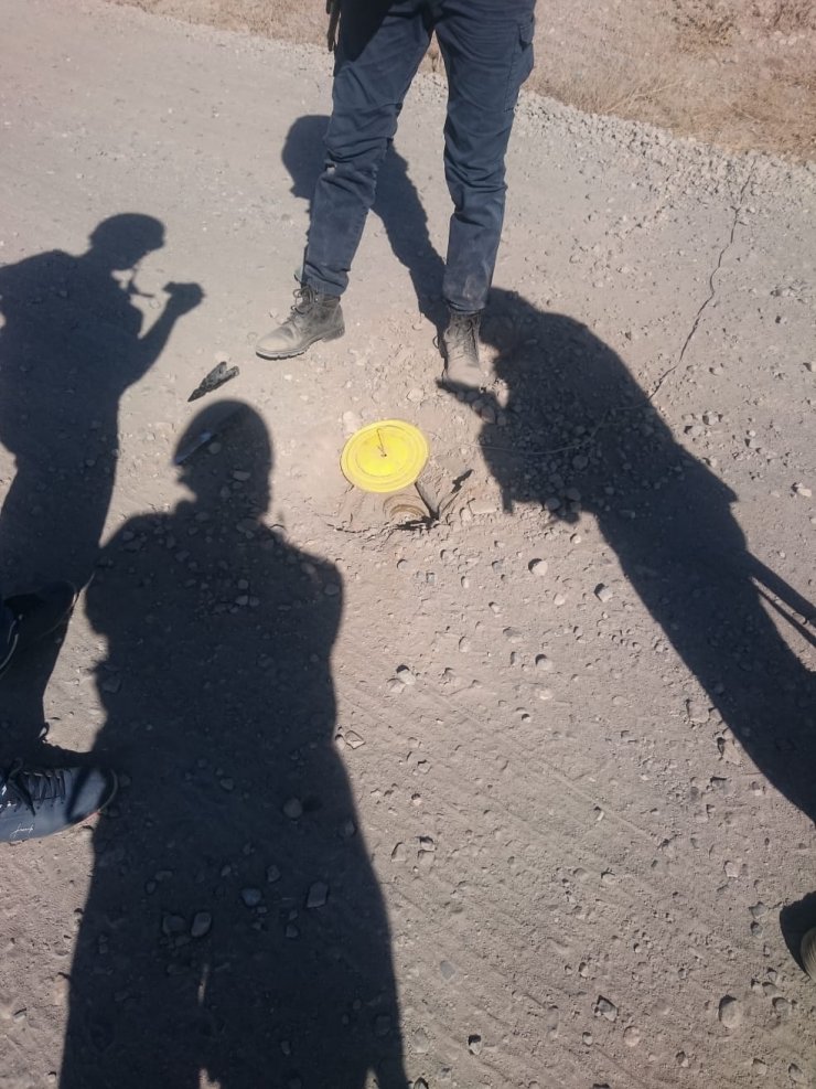 Şırnak'ta yola tuzaklanan patlayıcı imha edildi