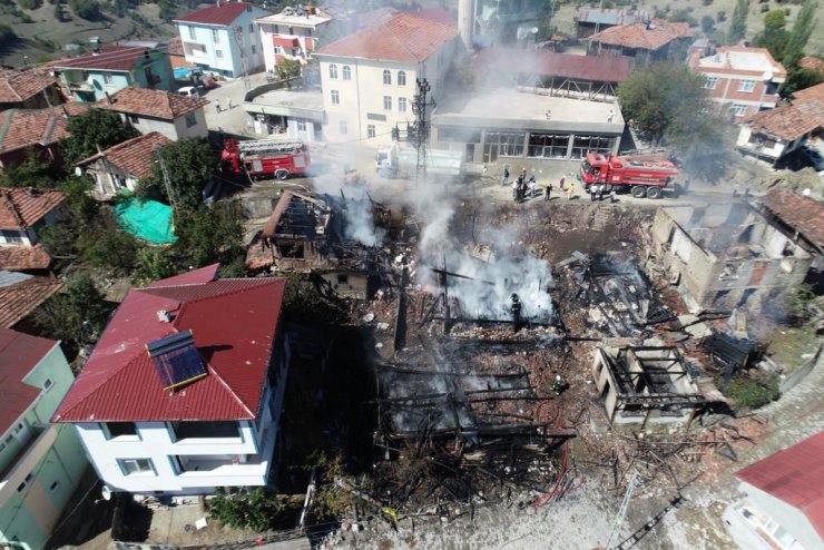 GÜNCELLEME - Samsun'da köyde yangın