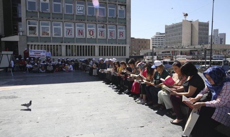 Türk Eğitim-Sen üyesi kadınlardan "kitap okuma" etkinliği