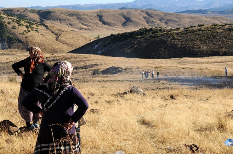 Kendiliğinden yanan toprak vatandaşı tedirgin ediyor