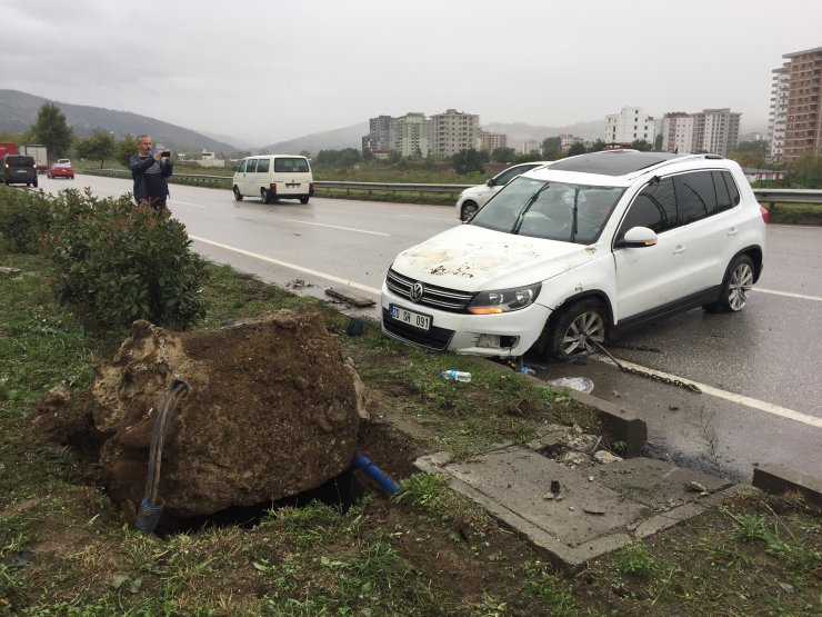 Samsun'da cip devrildi: 3 yaralı