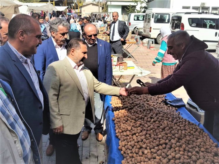 Milletvekili Özdemir, pazar esnafını ziyaret etti