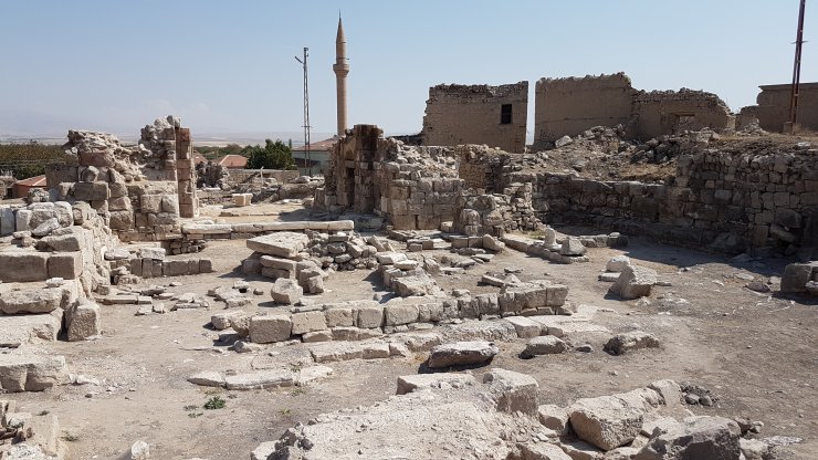 Tyana Antik Kenti'ndeki kazı çalışmaları