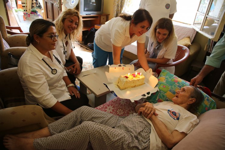 "Asırlık nineye" doğum günü sürprizi