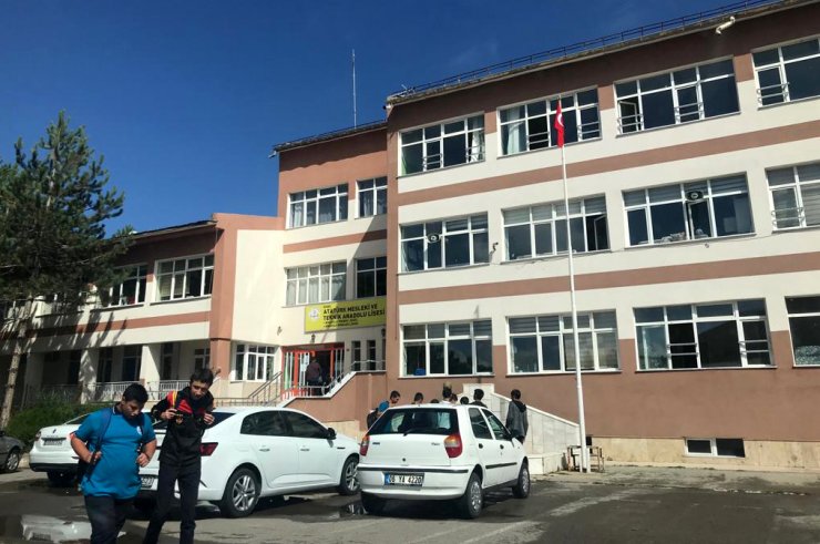 Hırsızlar kamera kayıt cihazını da çaldı