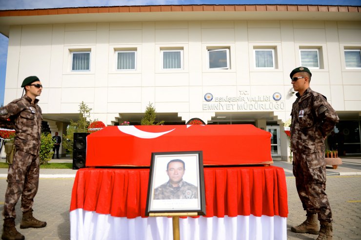 Kalp krizi sonucu ölen polis memuru son yolculuğuna uğurlandı