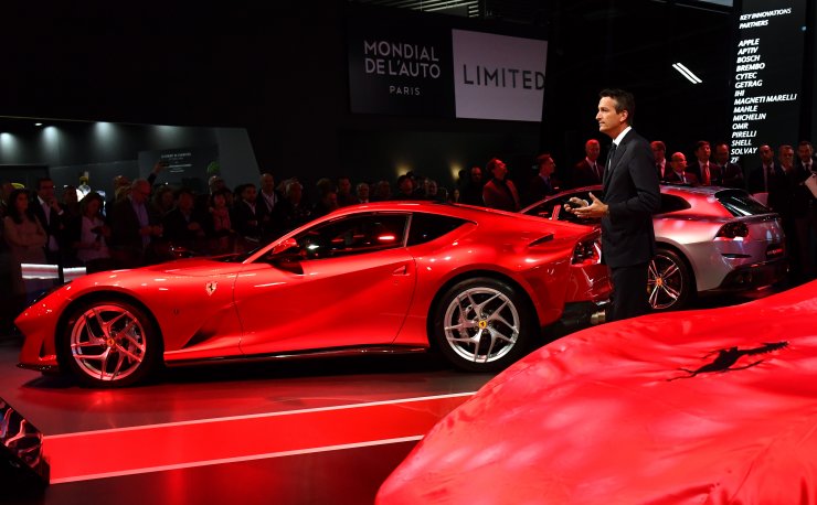 Uluslararası Paris Otomobil Fuarı başladı