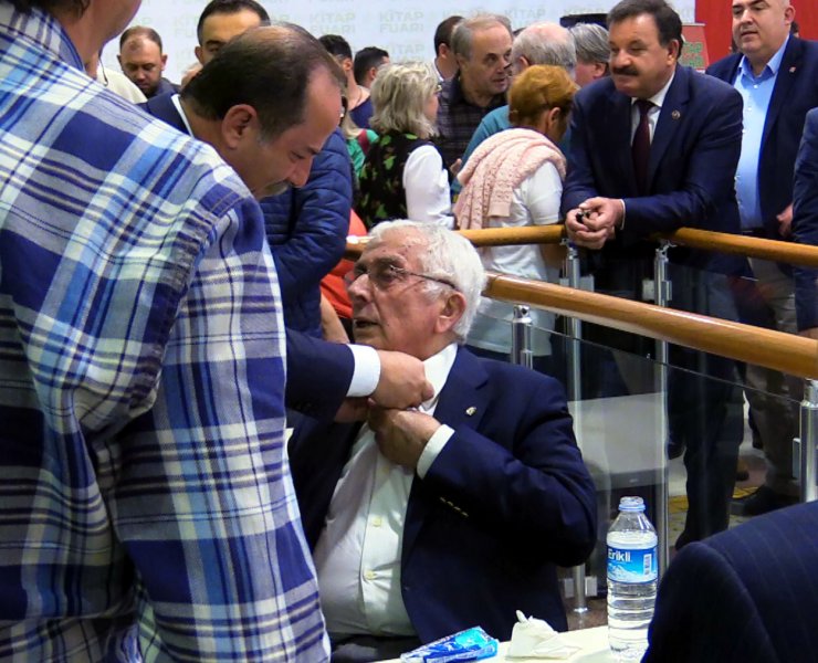 Eski bakanlardan Ali Topuz hastaneye kaldırıldı