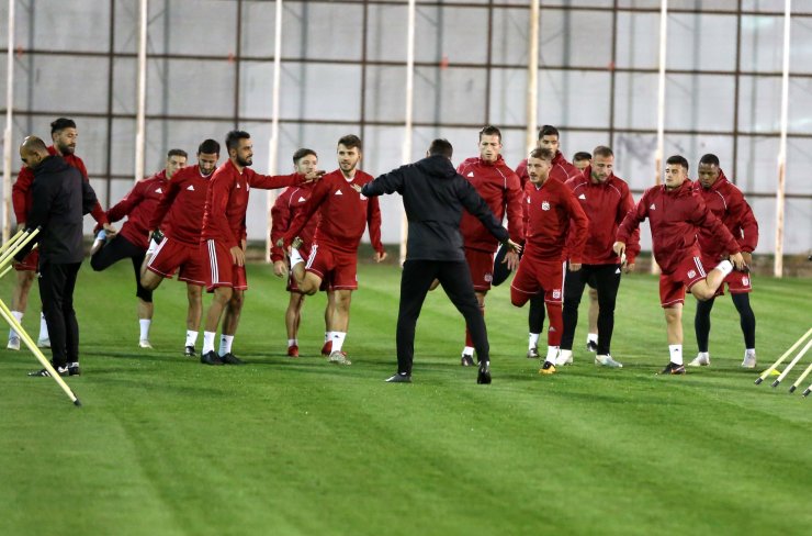 Sivasspor'da gözler Fenerbahçe maçına çevrildi