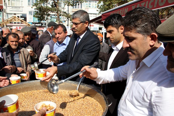 Suşehri'nde aşure ikramı