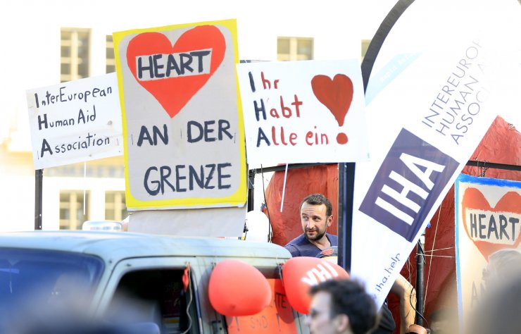 Almanya’da ırkçılık protesto edildi