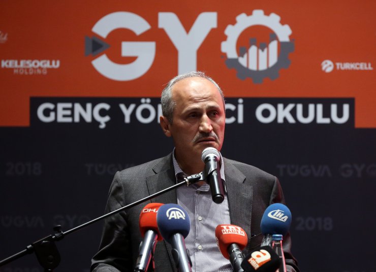 Ulaştırma Bakanı Turhan, genç yönetici adaylarının ilk dersine girdi